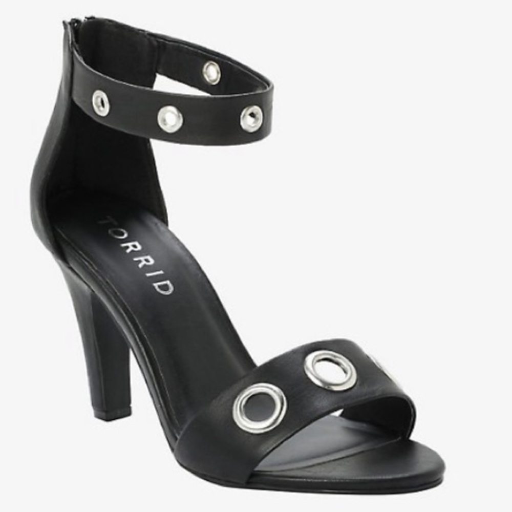 Torrid Black Grommet Strap Sandal Sz 11 wide width